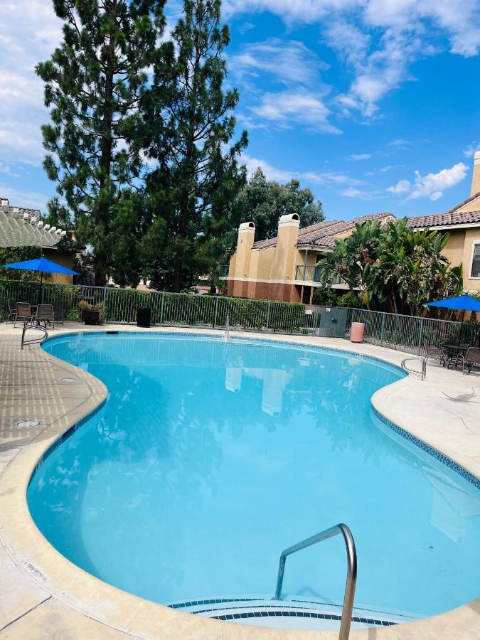 פונטנה Stylish 2 Bedroom Near Ontario Airport מראה חיצוני תמונה